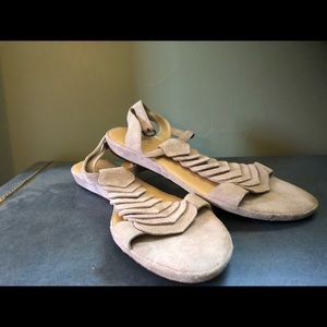 Coclico pink suede flats